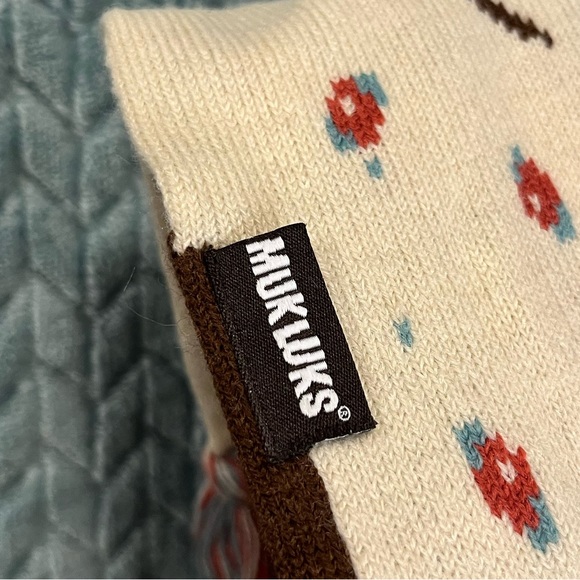 Muk Luk Scarf - Picture 3 of 4